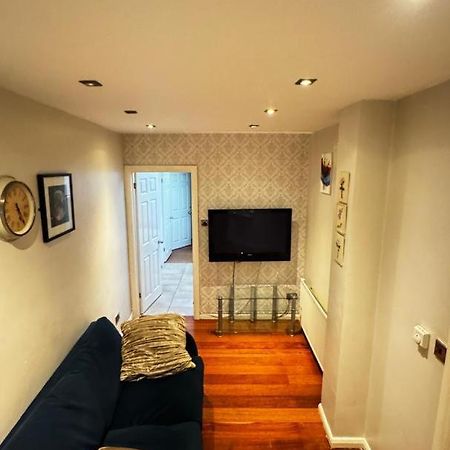 Eastbury Road Home ワトフォード エクステリア 写真